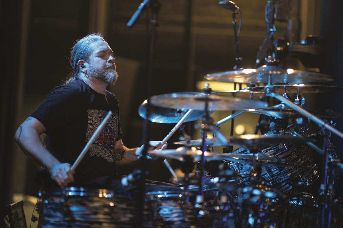 Tomas Haake de Meshuggah regrette que « Bleed » soit la chanson favorite des fans au lieu de « Nebulous »