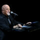 billy-joel-a-fait-appel-a-joe-elliot-pour-assurer-son-show-au-comerika-park-de-detroit